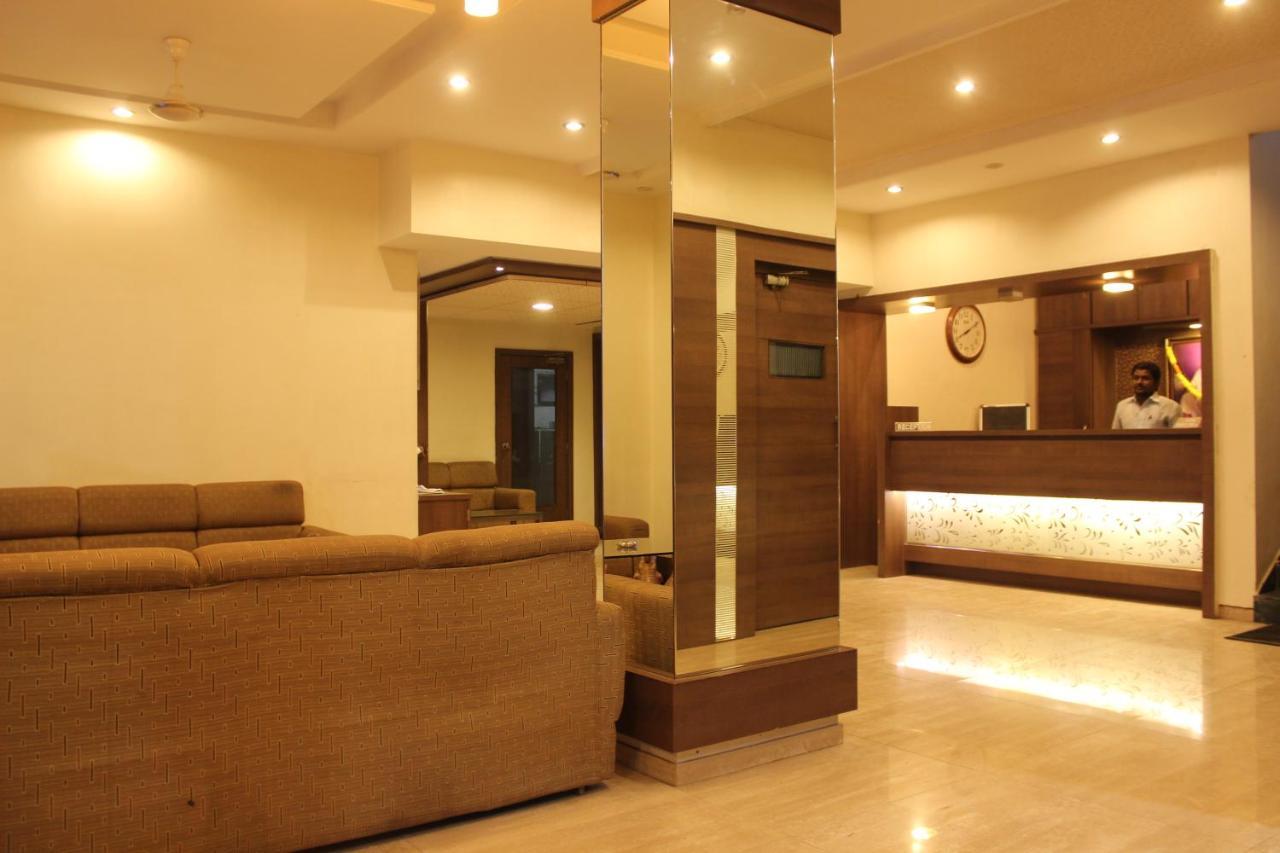 Hotel Laxmibai Palace Shirdi Zewnętrze zdjęcie