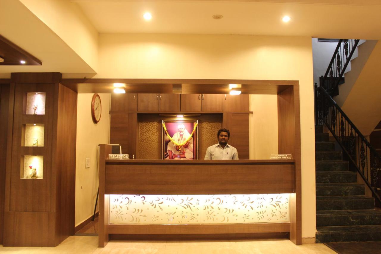 Hotel Laxmibai Palace Shirdi Zewnętrze zdjęcie