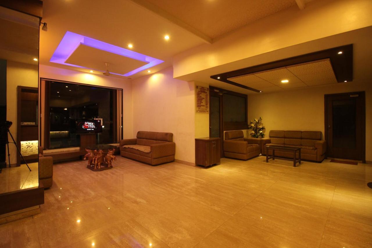 Hotel Laxmibai Palace Shirdi Zewnętrze zdjęcie