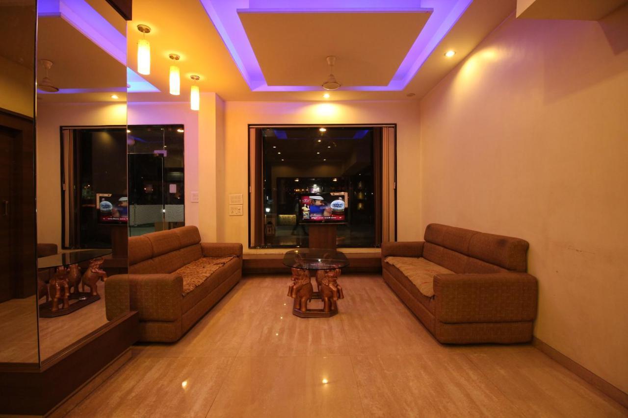 Hotel Laxmibai Palace Shirdi Zewnętrze zdjęcie