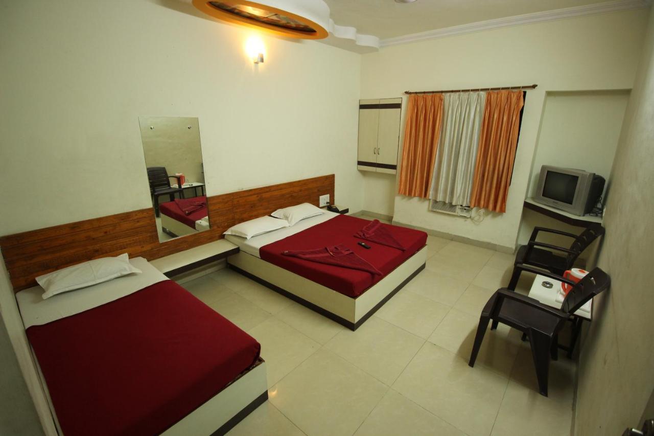 Hotel Laxmibai Palace Shirdi Zewnętrze zdjęcie