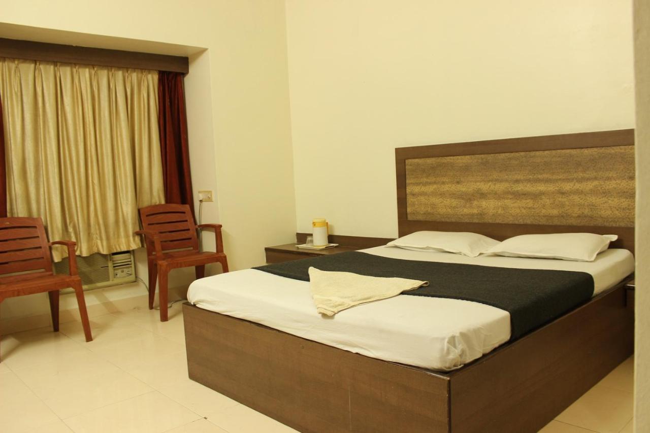 Hotel Laxmibai Palace Shirdi Zewnętrze zdjęcie