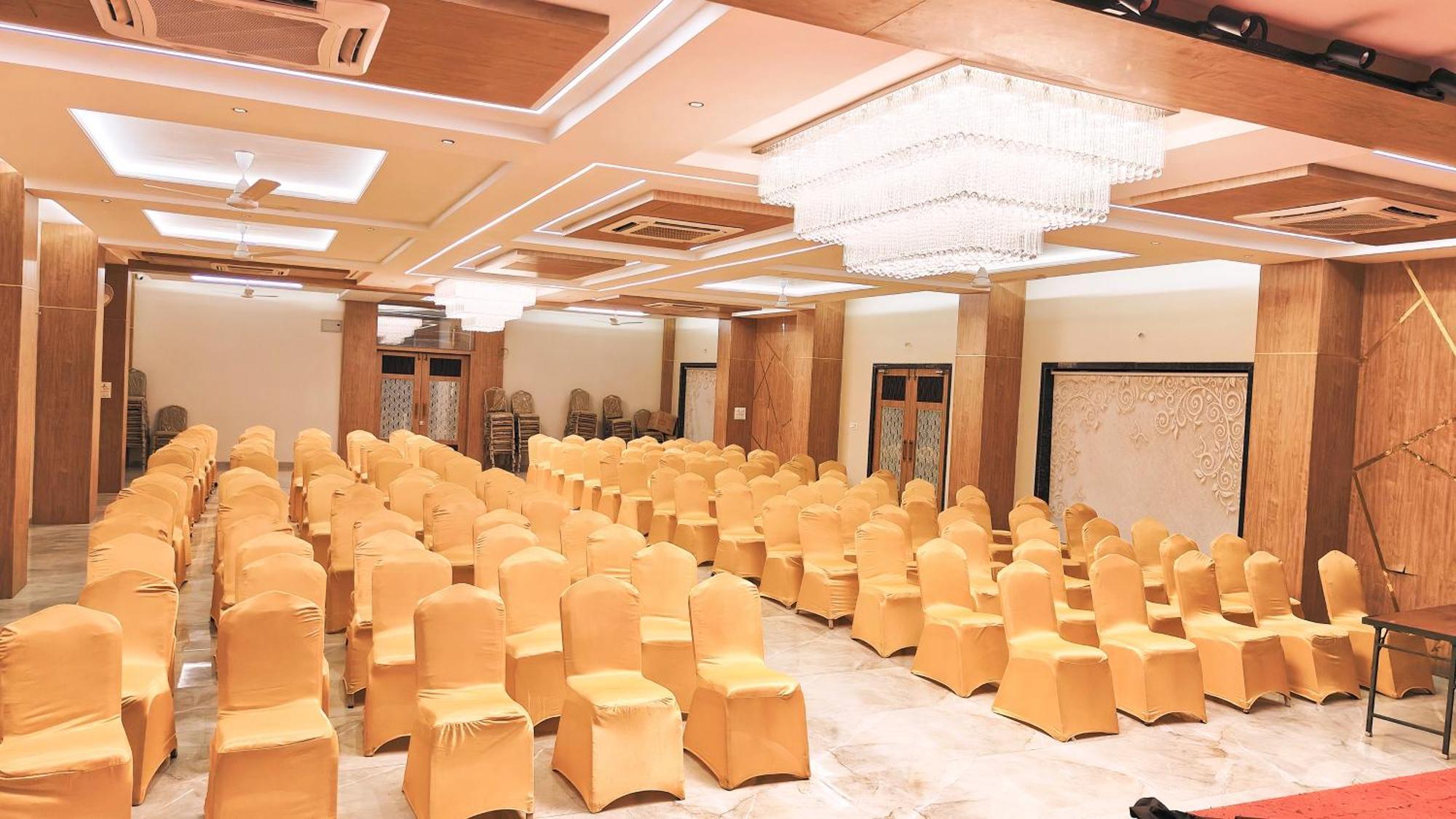 Hotel Laxmibai Palace Shirdi Zewnętrze zdjęcie
