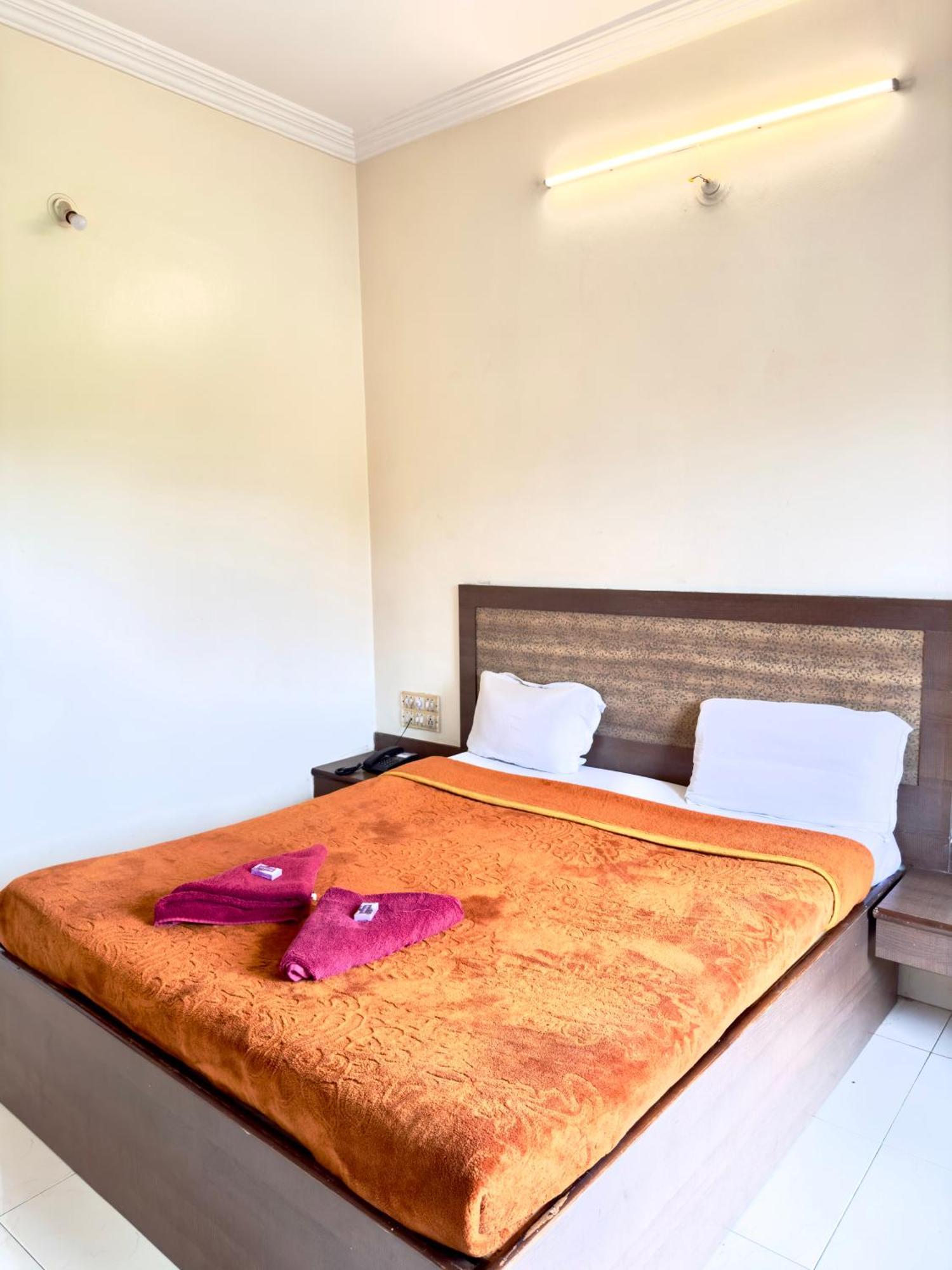 Hotel Laxmibai Palace Shirdi Zewnętrze zdjęcie