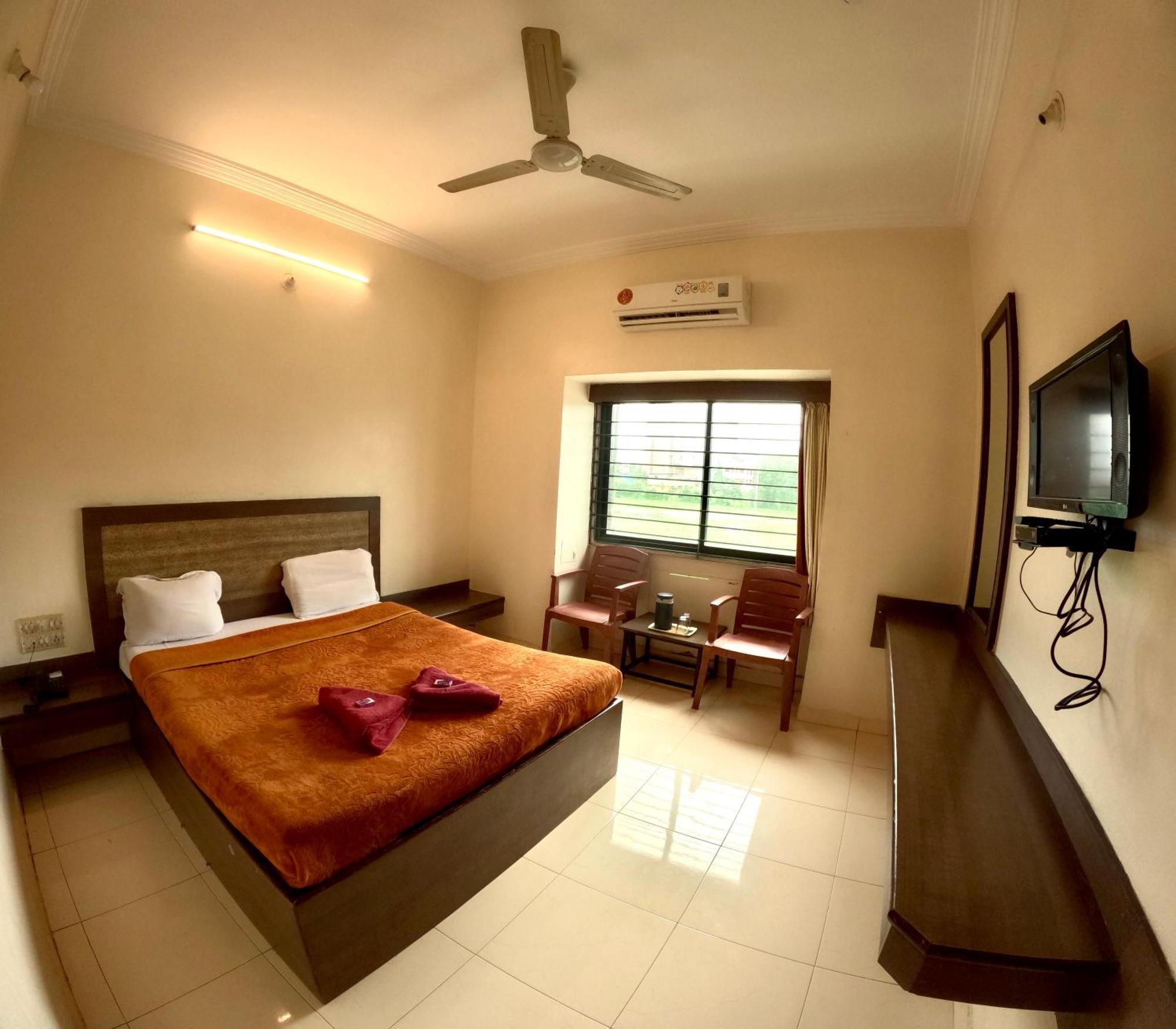 Hotel Laxmibai Palace Shirdi Zewnętrze zdjęcie