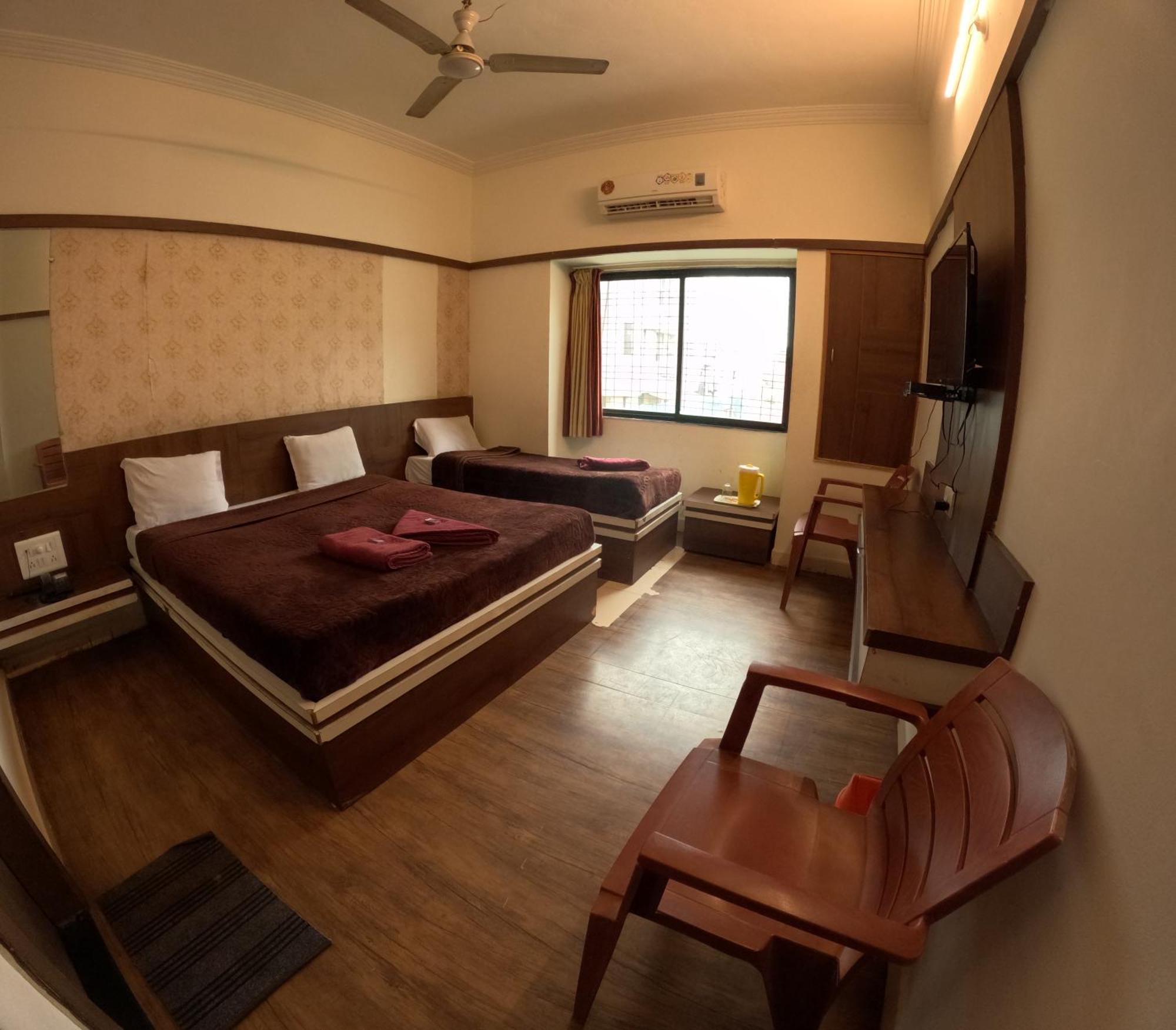 Hotel Laxmibai Palace Shirdi Zewnętrze zdjęcie
